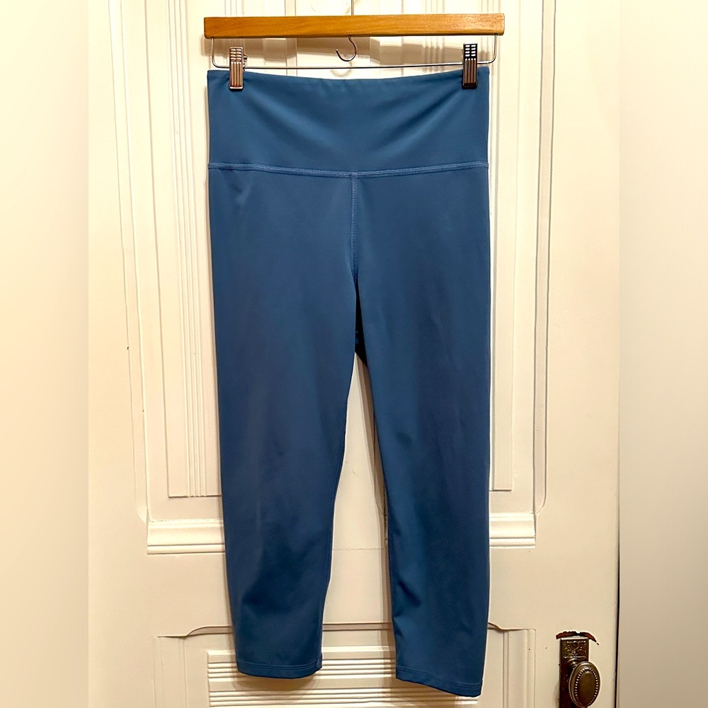 JOLYN light blue “Tori” leggings Size M